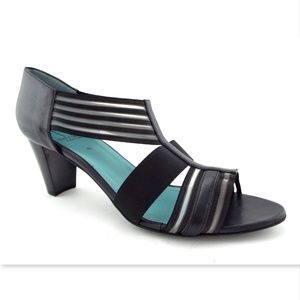 THIERRY RABOTIN Black Leather T-Strap Pumps 43